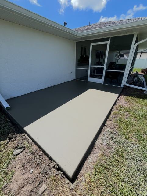 Patio outside the screen room by Crete Concepts in Southwest Florida