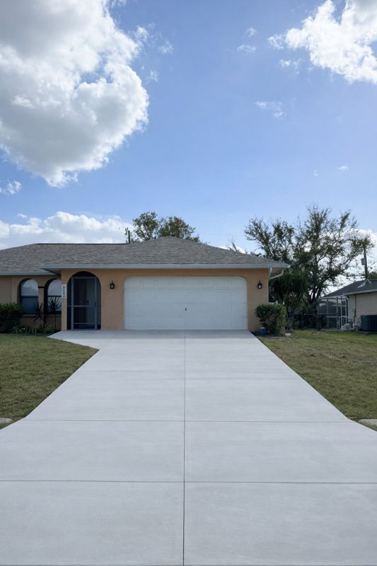 Finished driveway with clean control joints, Crete Concepts, Southwest Florida